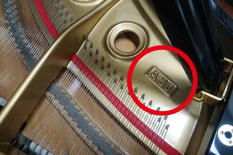 グランドピアノの機種名・製造番号