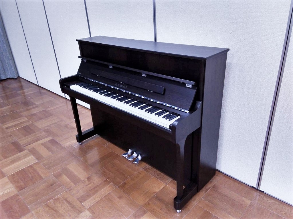 中古ピアノ　LD-22DW　全体像