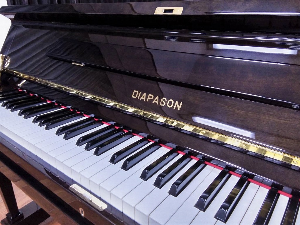 中古ピアノ　ディアパソン132SW　ブランドマーク
