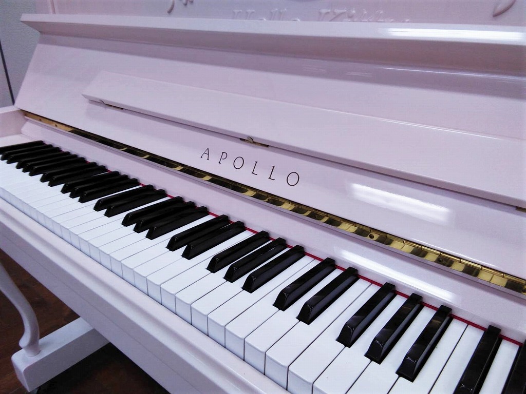 中古ピアノ　アポロKTY132PR　ブランドマーク