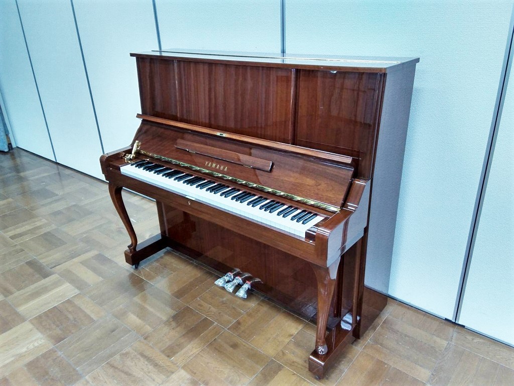中古ピアノ　W106　全体像