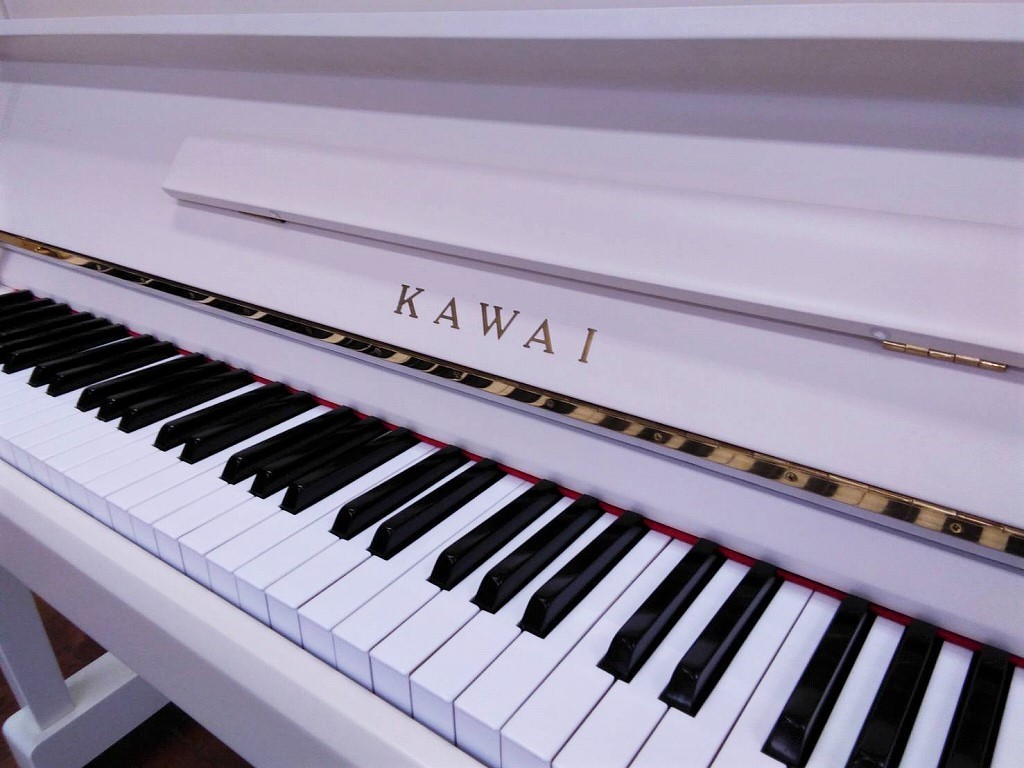 中古ピアノ　KS-2F　ブランドマーク・鍵盤