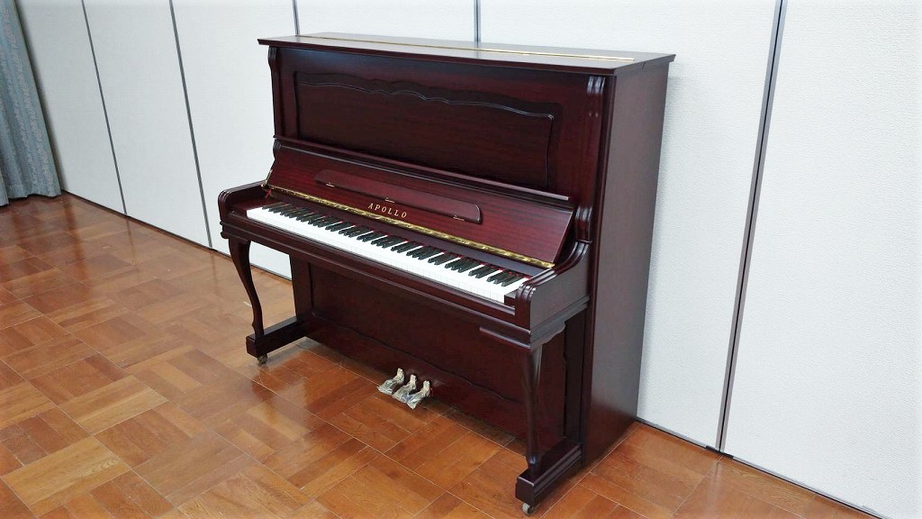 中古ピアノ　アポロ　SR580　全体像