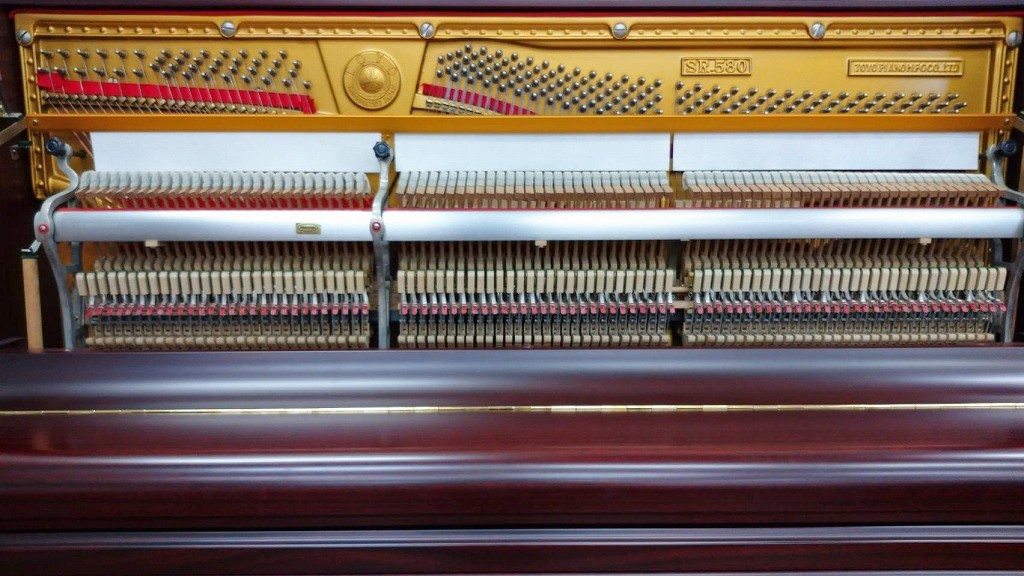 中古ピアノ　アポロ　SR580　内部