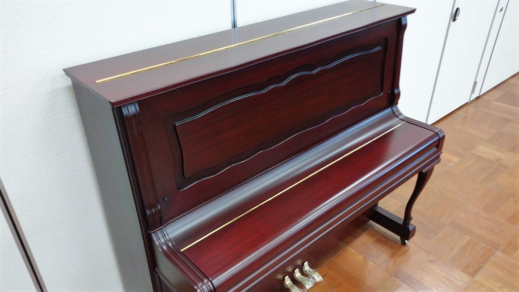 中古ピアノ　アポロ　SR580　全体像２