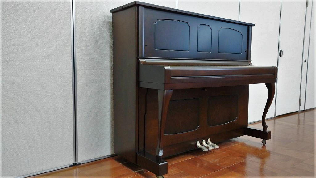 中古ピアノ　アポロ　RU33　全体像２