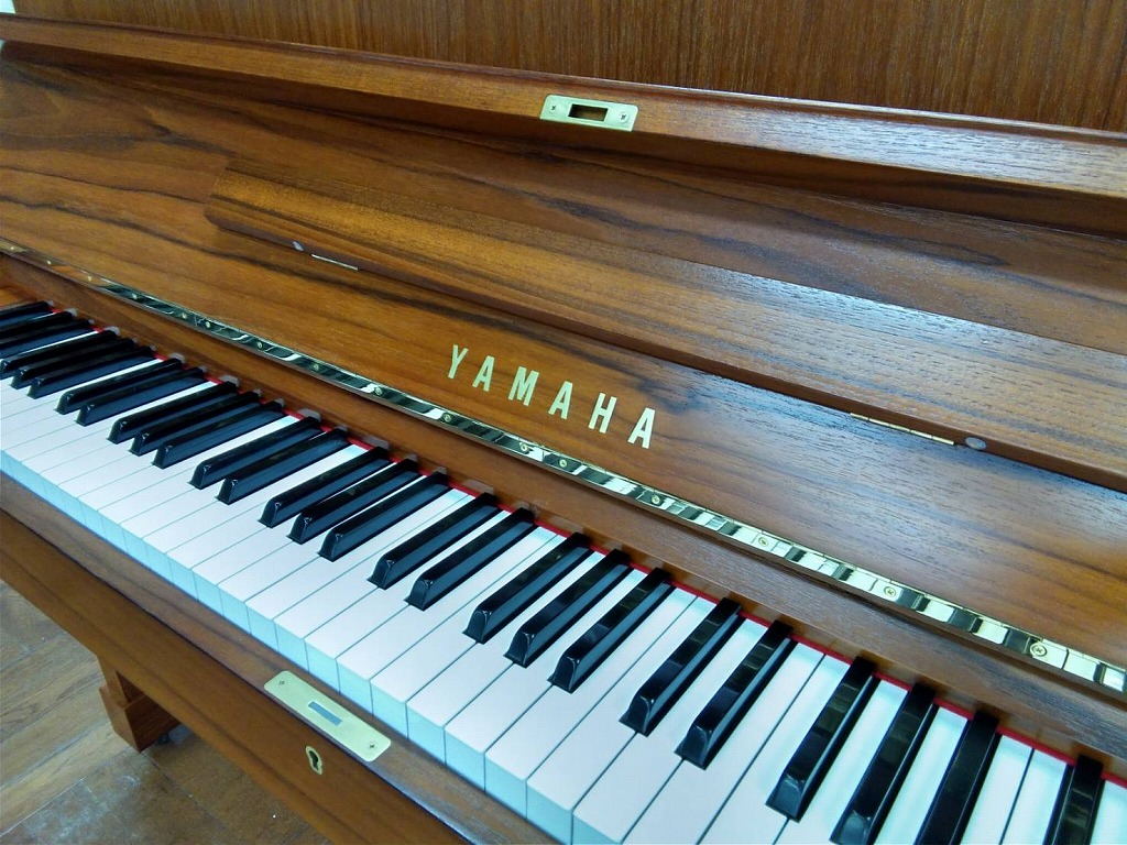 中古ピアノ　W103B　ブランドマーク・鍵盤