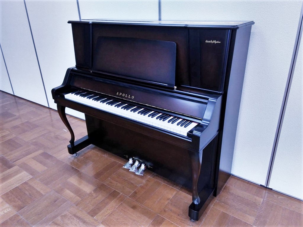 中古ピアノ　RU-388W　全体像