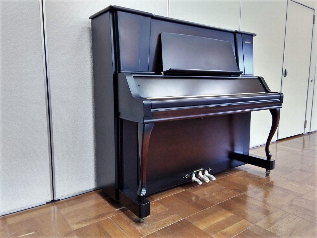 中古ピアノ　RU-388W　全体像２